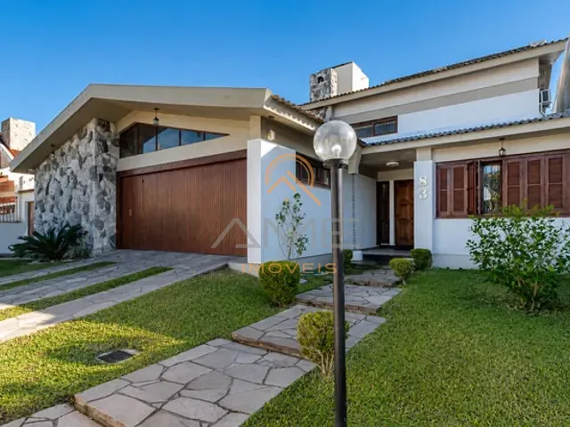 Casa com 375m² 3 quartos e 4 banheiros, à venda, no bairro Três Vendas em Pelotas