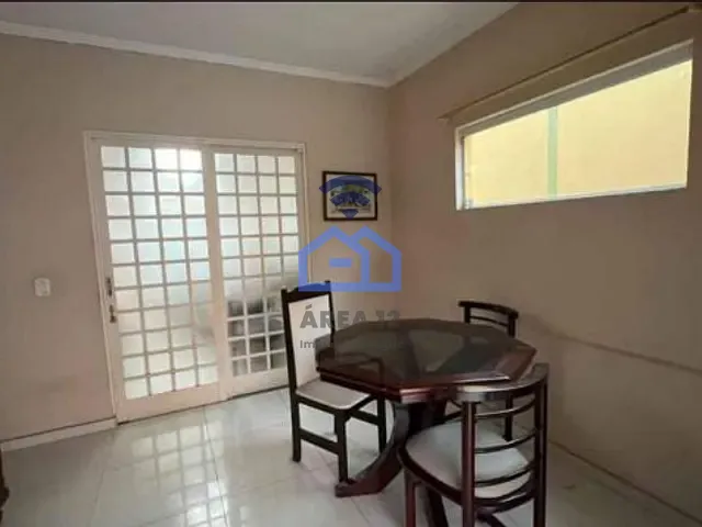 Casa com 300m² 4 quartos e 4 banheiros, à venda, no bairro Martim de Sá em Caraguatatuba