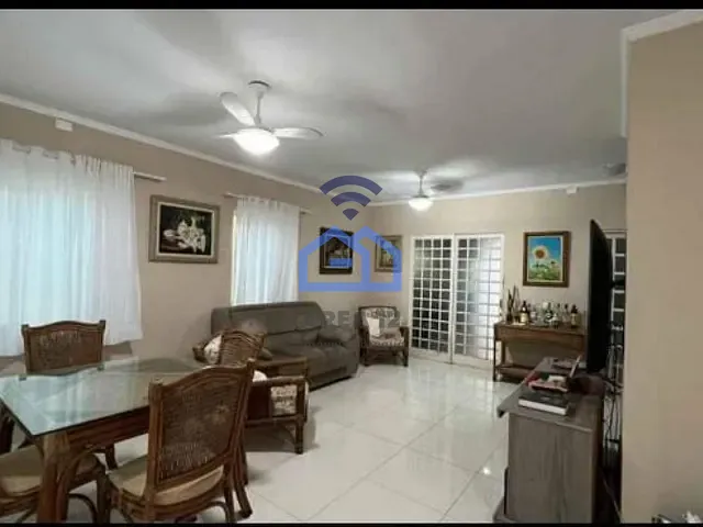 Casa com 300m² 4 quartos e 4 banheiros, à venda, no bairro Martim de Sá em Caraguatatuba