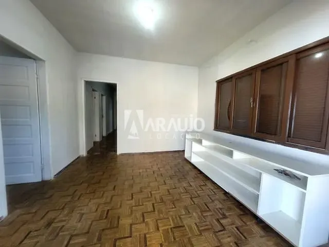 Casa com 500m² 4 quartos e 2 banheiros, para alugar, no bairro Gravatá em Navegantes