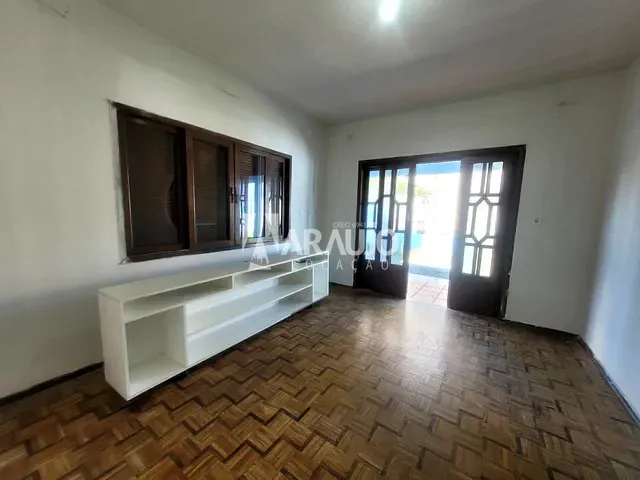 Casa com 500m² 4 quartos e 2 banheiros, para alugar, no bairro Gravatá em Navegantes