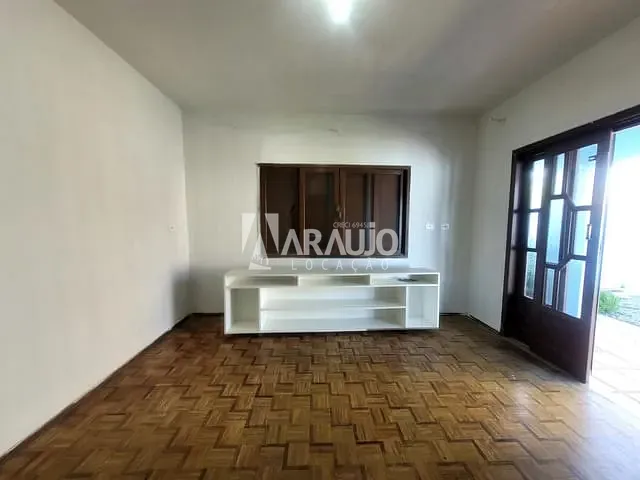Casa com 500m² 4 quartos e 2 banheiros, para alugar, no bairro Gravatá em Navegantes
