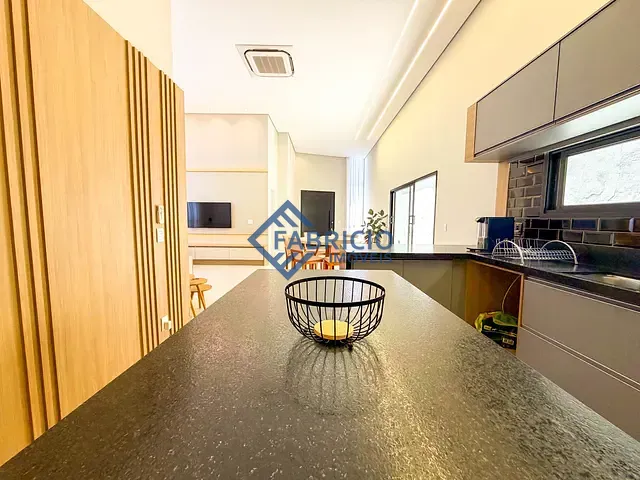 Casa 3 quartos e 5 banheiros, à venda, no bairro Vila Bossi em Louveira