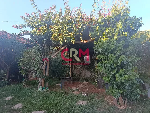 Casa com 330m² 2 quartos e 3 banheiros, para alugar, no bairro Parque Residencial Laranjeiras V em Taquaritinga