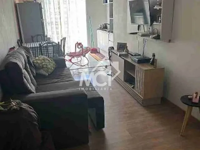 Casa 2 quartos e 1 banheiro, à venda, no bairro Três Vendas em Pelotas