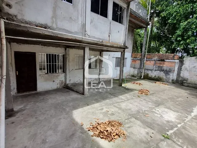 Casa com 350m², à venda, no bairro Jardim Scândia em Taboão da Serra