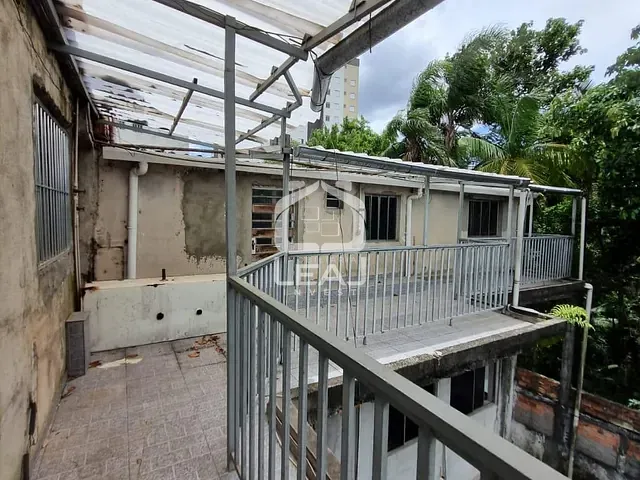 Casa com 350m², à venda, no bairro Jardim Scândia em Taboão da Serra