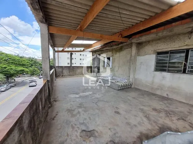 Casa com 350m², à venda, no bairro Jardim Scândia em Taboão da Serra