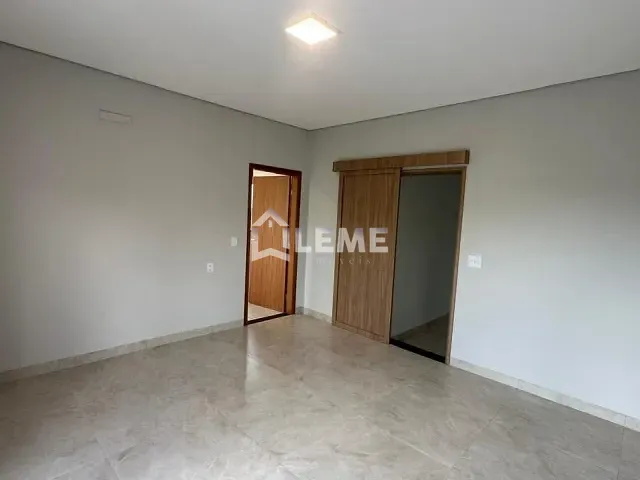 Casa 3 quartos e 5 banheiros, à venda, no bairro Loteamento Residencial e Comercial Jardim Lago dos Ipês em Mococa