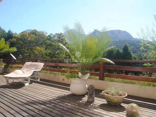 Casa com 3175m² 4 quartos e 5 banheiros, à venda, no bairro Parque do Imbui em Teresópolis