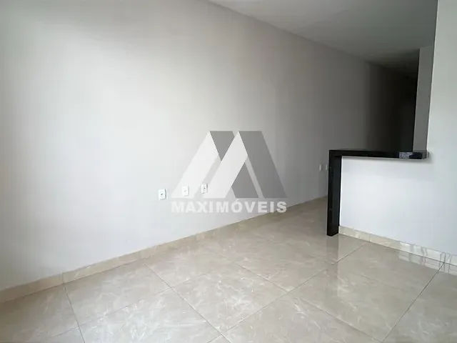 Casa 2 quartos e 2 banheiros, para alugar, no bairro Cidade Jardim em Araçuaí