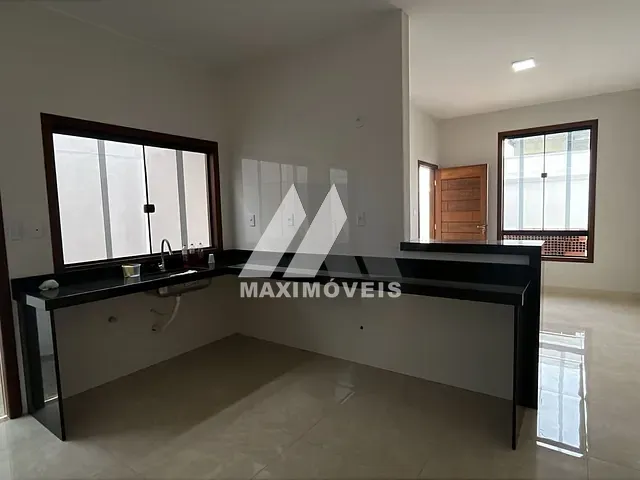 Casa 2 quartos e 2 banheiros, para alugar, no bairro Cidade Jardim em Araçuaí