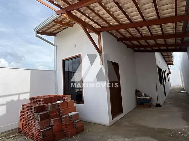 Casa 2 quartos e 2 banheiros, para alugar, no bairro Cidade Jardim em Araçuaí