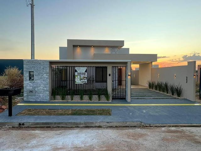 Casa com 300m² 3 quartos e 2 banheiros, à venda, no bairro Jardim Bougainville em Sinop