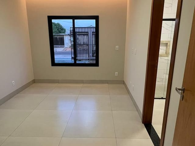 Casa com 300m² 3 quartos e 2 banheiros, à venda, no bairro Jardim Bougainville em Sinop