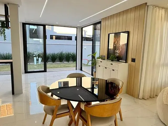 Casa 3 quartos e 4 banheiros, à venda, no bairro Gleba Simon Frazer em Londrina