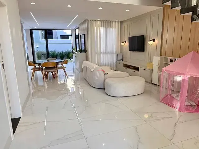 Casa 3 quartos e 4 banheiros, à venda, no bairro Gleba Simon Frazer em Londrina