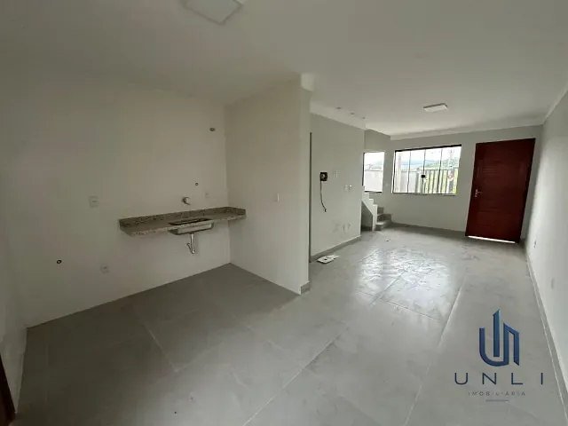 Casa 2 quartos e 3 banheiros, à venda, no bairro Roma em Volta Redonda