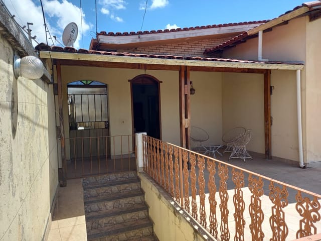 Casa 5 quartos e 2 banheiros, à venda, no bairro Renascença em Belo Horizonte