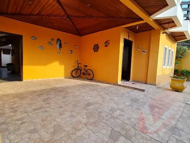 Casa com 340m² 4 quartos e 6 banheiros, à venda, no bairro Canto do Forte em Praia Grande