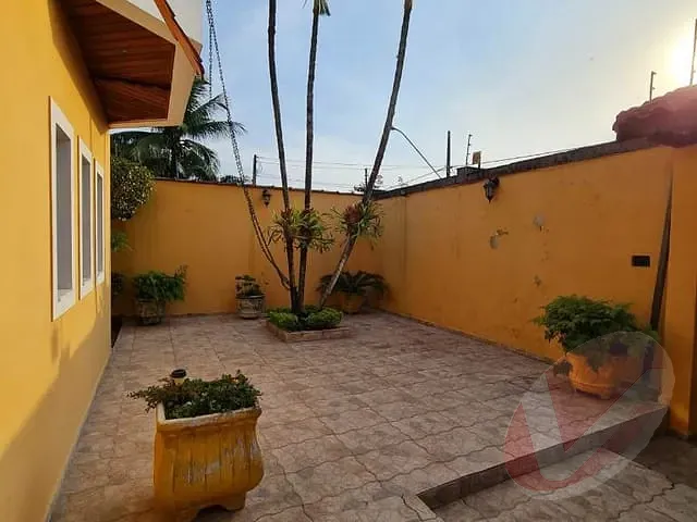 Casa com 340m² 4 quartos e 6 banheiros, à venda, no bairro Canto do Forte em Praia Grande