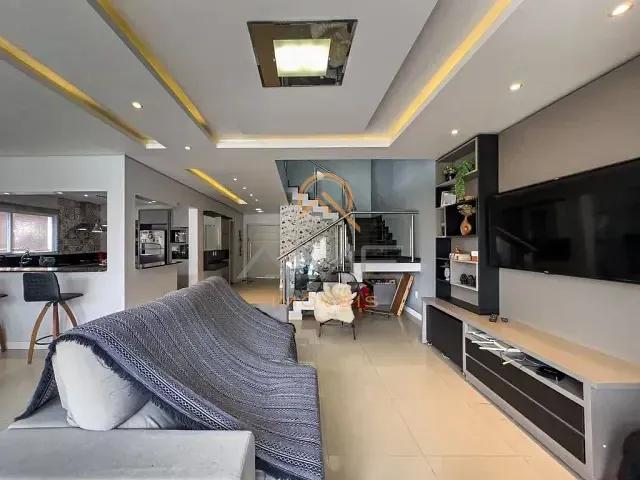 Casa 3 quartos e 3 banheiros, à venda, no bairro Centro em Pelotas