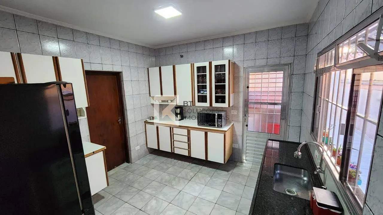 Casa, 3 quartos, 161 m² - Foto 1