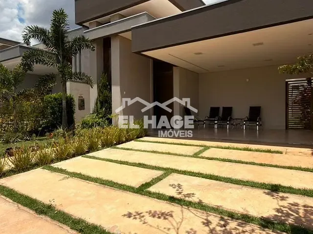 Casa com 300m² 3 quartos e 4 banheiros, à venda, no bairro Jardim Imperial em Cuiabá