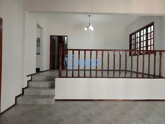 Casa com 350m² 3 quartos e 2 banheiros, à venda, no bairro Jardim Santa Rita de Cássia em Bragança Paulista