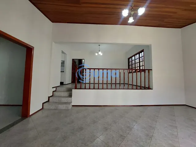 Casa com 350m² 3 quartos e 2 banheiros, à venda, no bairro Jardim Santa Rita de Cássia em Bragança Paulista