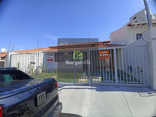 Casa 3 quartos e 3 banheiros, para alugar, no bairro Jardim Fabiana em Lavras