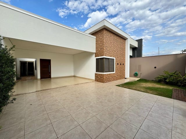 Casa com 360m² 3 quartos e 2 banheiros, à venda, no bairro Jardim Belo Horizonte em Sinop