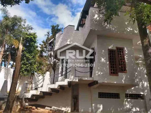 Casa com 1435m² 8 quartos e 4 banheiros, à venda ou para alugar, no bairro Laranjeiras em Caieiras