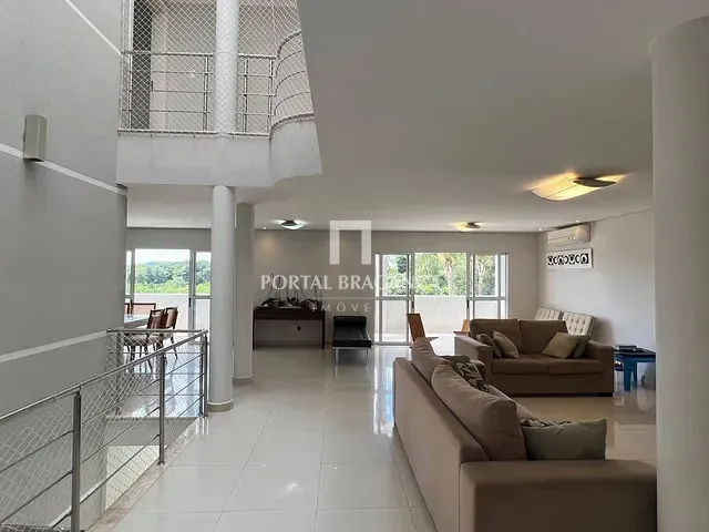 Casa com 580m² 4 quartos e 6 banheiros, à venda, no bairro Residencial Colinas de São Francisco em Bragança Paulista