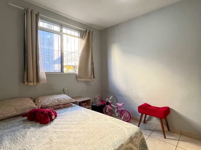 Casa 2 quartos e 1 banheiro, à venda, no bairro Planalto em Belo Horizonte