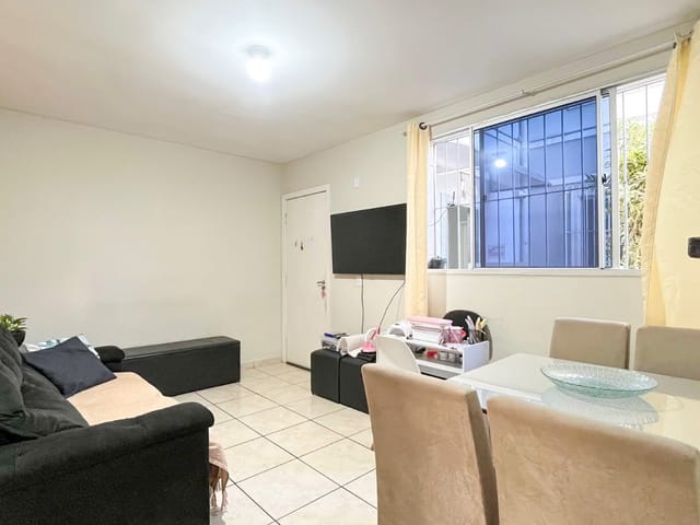 Casa 2 quartos e 1 banheiro, à venda, no bairro Planalto em Belo Horizonte