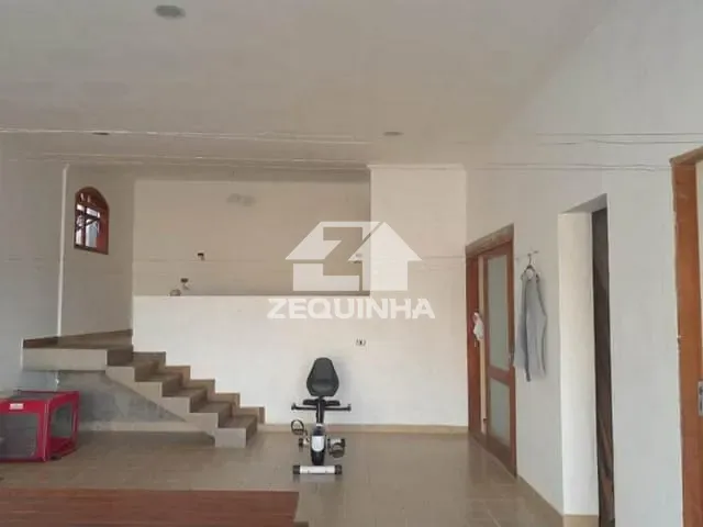 Casa com 438m² 4 quartos e 4 banheiros, à venda, no bairro City Bussocaba em Osasco