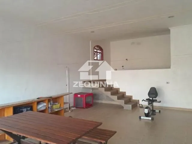 Casa com 438m² 4 quartos e 4 banheiros, à venda, no bairro City Bussocaba em Osasco