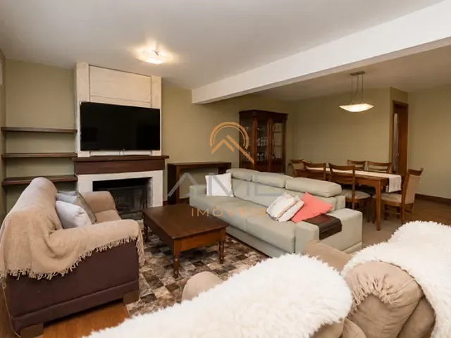 Casa com 278m² 3 quartos e 4 banheiros, à venda, no bairro Três Vendas em Pelotas