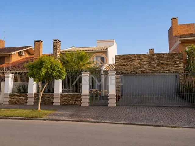 Casa com 278m² 3 quartos e 4 banheiros, à venda, no bairro Três Vendas em Pelotas