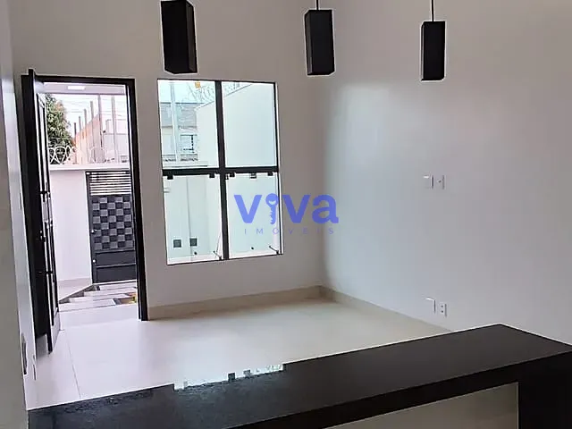 Casa 3 quartos e 2 banheiros, à venda, no bairro Vila Oliveira em Aparecida de Goiânia