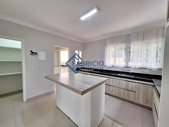 Casa com 396m² 3 quartos e 2 banheiros, para alugar, no bairro Fazenda Santana em Valinhos
