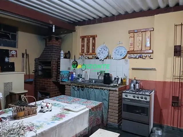 Casa com 114m² 2 quartos e 2 banheiros, à venda, no bairro praia das palmeiras em Caraguatatuba