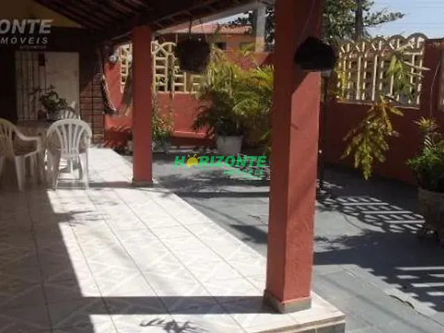 Casa com 114m² 2 quartos e 2 banheiros, à venda, no bairro praia das palmeiras em Caraguatatuba