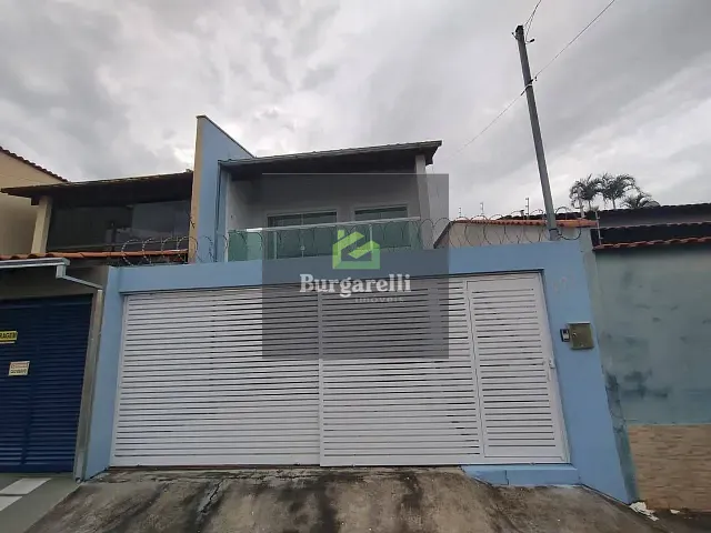 Casa 2 quartos e 2 banheiros, para alugar, no bairro Jardim Vila Rica em Lavras