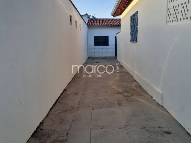 Casa 2 quartos e 1 banheiro, para alugar, no bairro Conjunto Caiçara em Goiânia