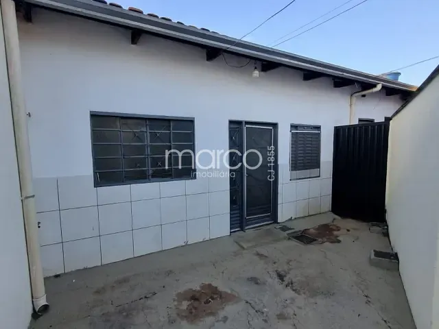Casa 2 quartos e 1 banheiro, para alugar, no bairro Conjunto Caiçara em Goiânia