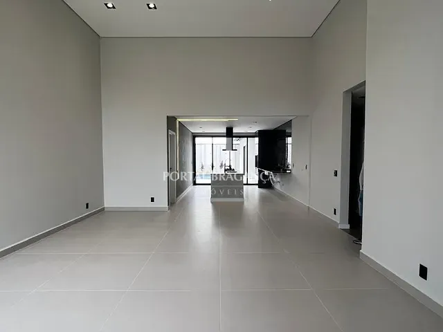 Casa com 349m² 3 quartos e 5 banheiros, à venda, no bairro Condomínio Residencial Euroville II em Bragança Paulista