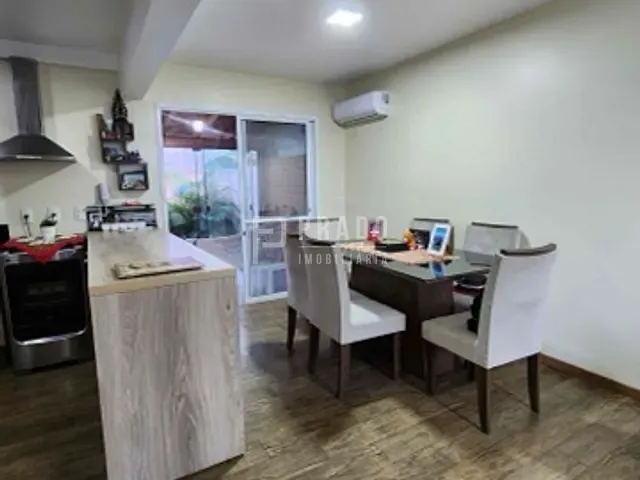 Casa com 94m² 2 quartos e 2 banheiros, à venda, no bairro Areal em Pelotas