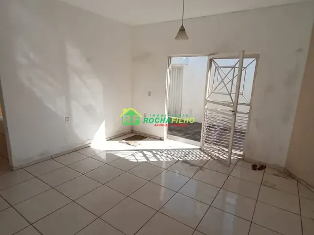 Casa com 400m², para alugar, no bairro São Cristóvão em Teresina